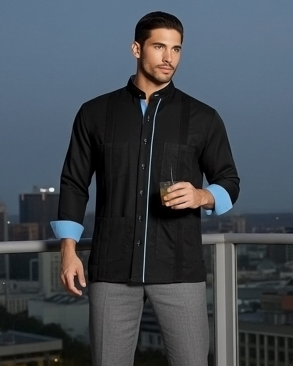 Couture Black Clásico Four Pocket Guayabera